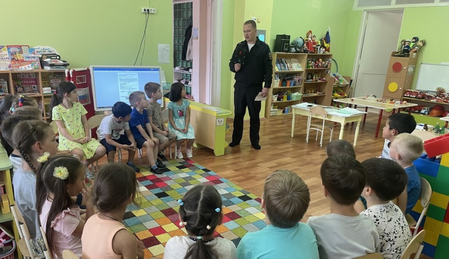 Акция «Детству-зеленый свет» Акция «Детству-зеленый свет».